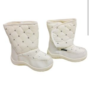 Adorababy White Rhinestone Accent Winter Boots 9